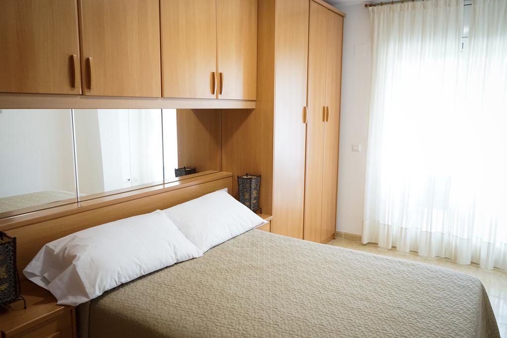 Apartamento Port Marino กัมบริลส์ ภายนอก รูปภาพ