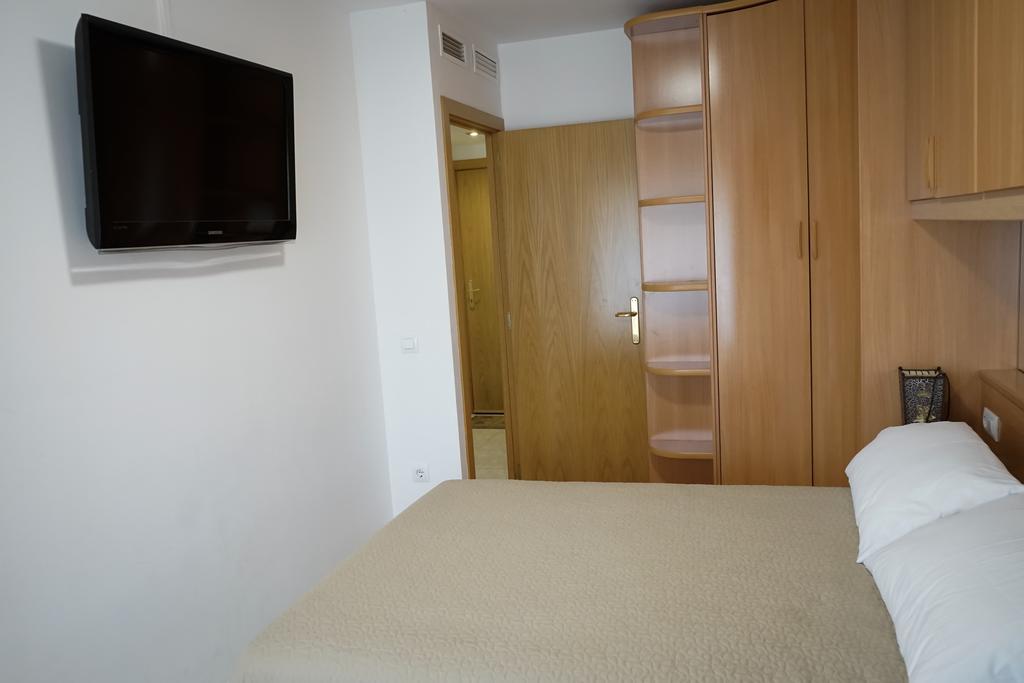 Apartamento Port Marino กัมบริลส์ ภายนอก รูปภาพ