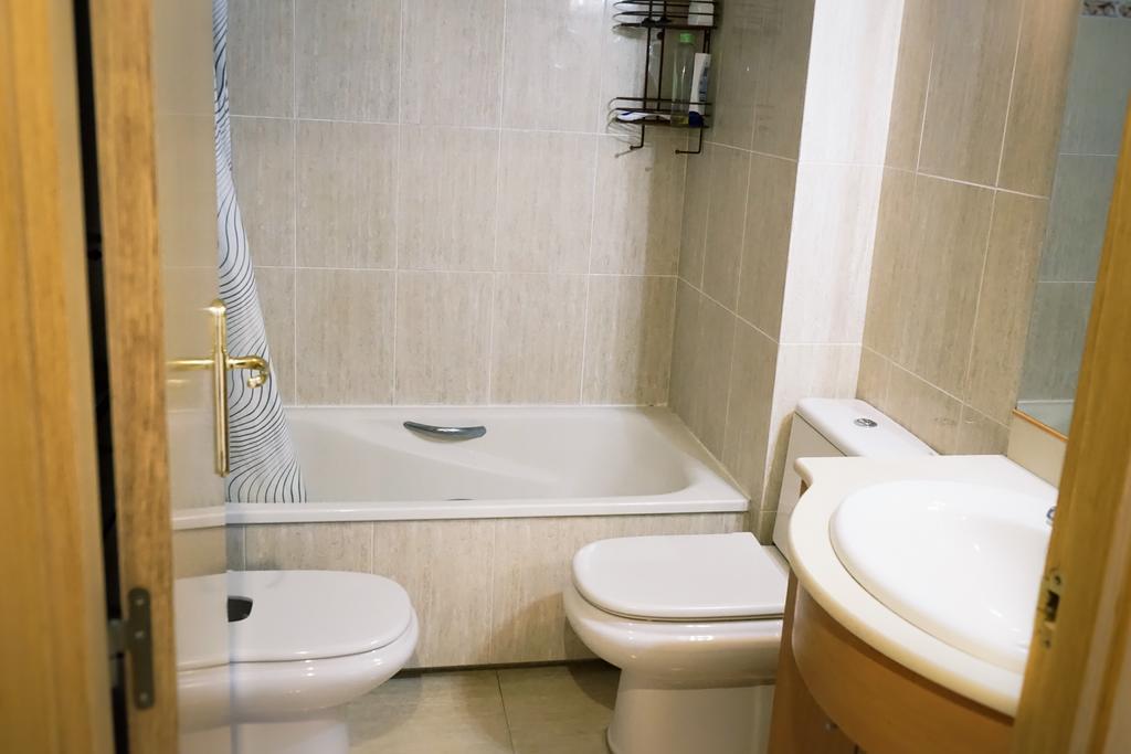 Apartamento Port Marino กัมบริลส์ ภายนอก รูปภาพ