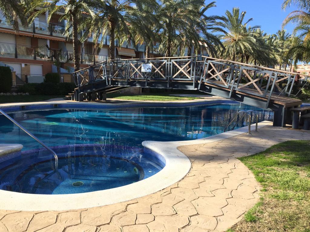 Apartamento Port Marino กัมบริลส์ ภายนอก รูปภาพ