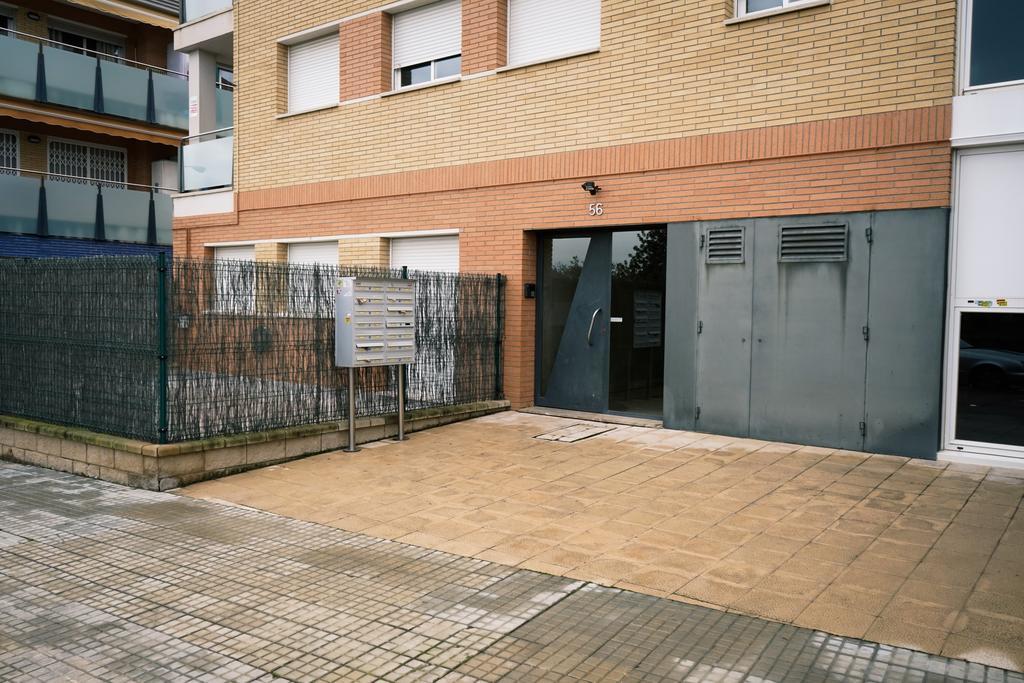 Apartamento Port Marino กัมบริลส์ ภายนอก รูปภาพ